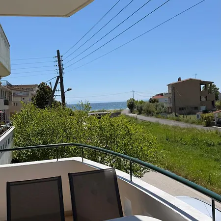 House Mouries-only 100m From The Sea *