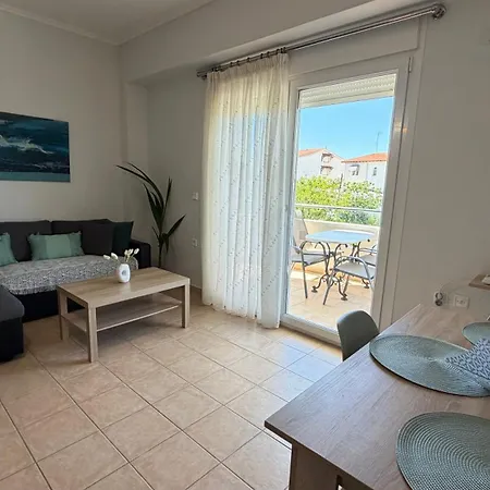 House Mouries-only 100m From The Sea